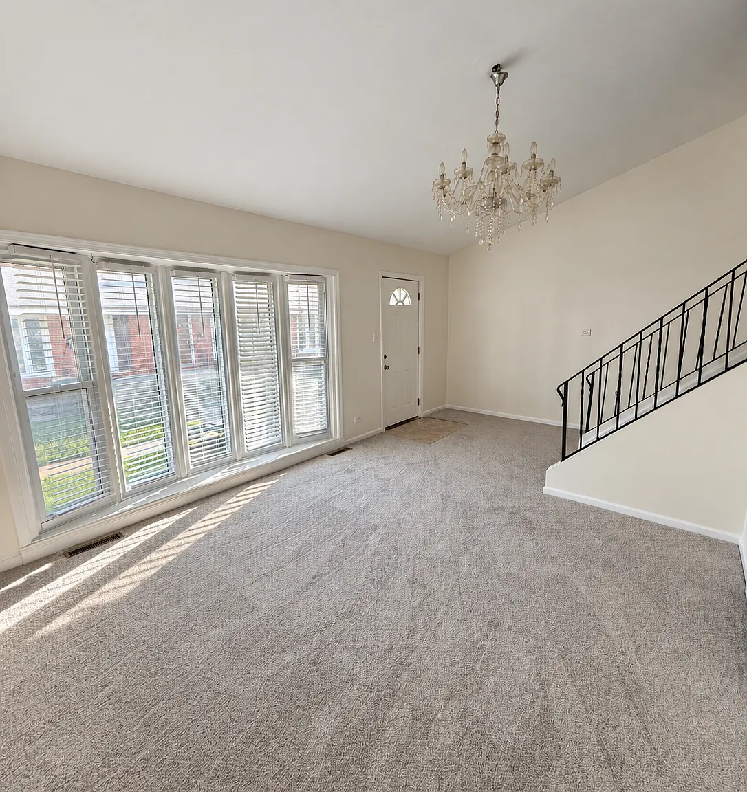 3 bed, 1.5 bath, 1194 sqft, $2,350 — Photo 3