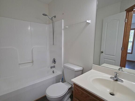 5th image of 708 SW Tisha Ln