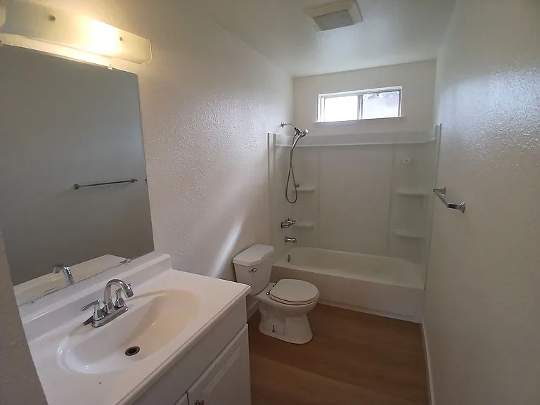1940 Grande Cir #63 — Photo 21