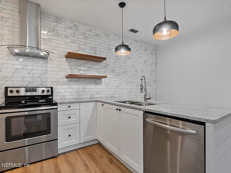 230 Colima Ct #937 — Photo 4
