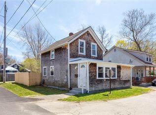 100 Uncas St, Warwick, RI 02889