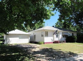 412 N West St, Bloomfield, IA 52537