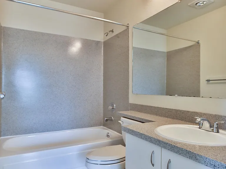 Charbonneau Apartments — Photo 16