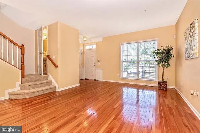 19411 Rayfield Dr — Photo 4
