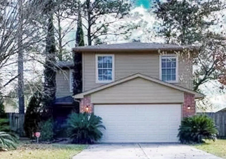 8006 Greens Rd