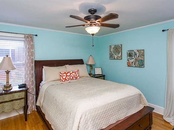 4th image of 109 Lenore Ave