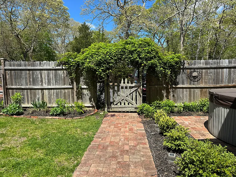 21 Summit Blvd — Photo 26