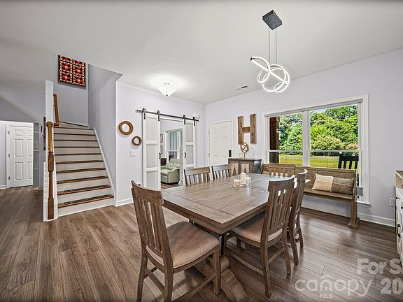 5th image of 3002 Brooks Mill Ln