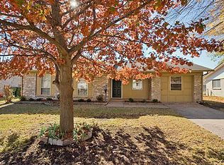 818 N Shore Dr, Garland, TX