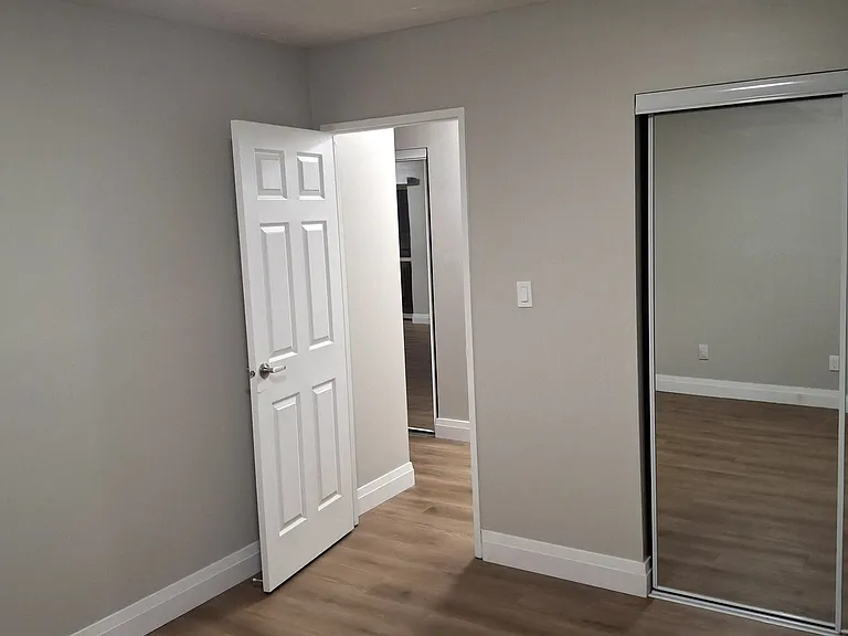 515 Albert St — Photo 7