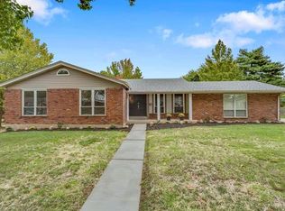 1052 Appalachian Trl, Chesterfield, MO 63017