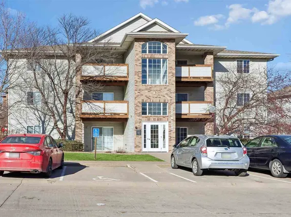 2534 Rushmore Dr, Iowa City, IA 52246