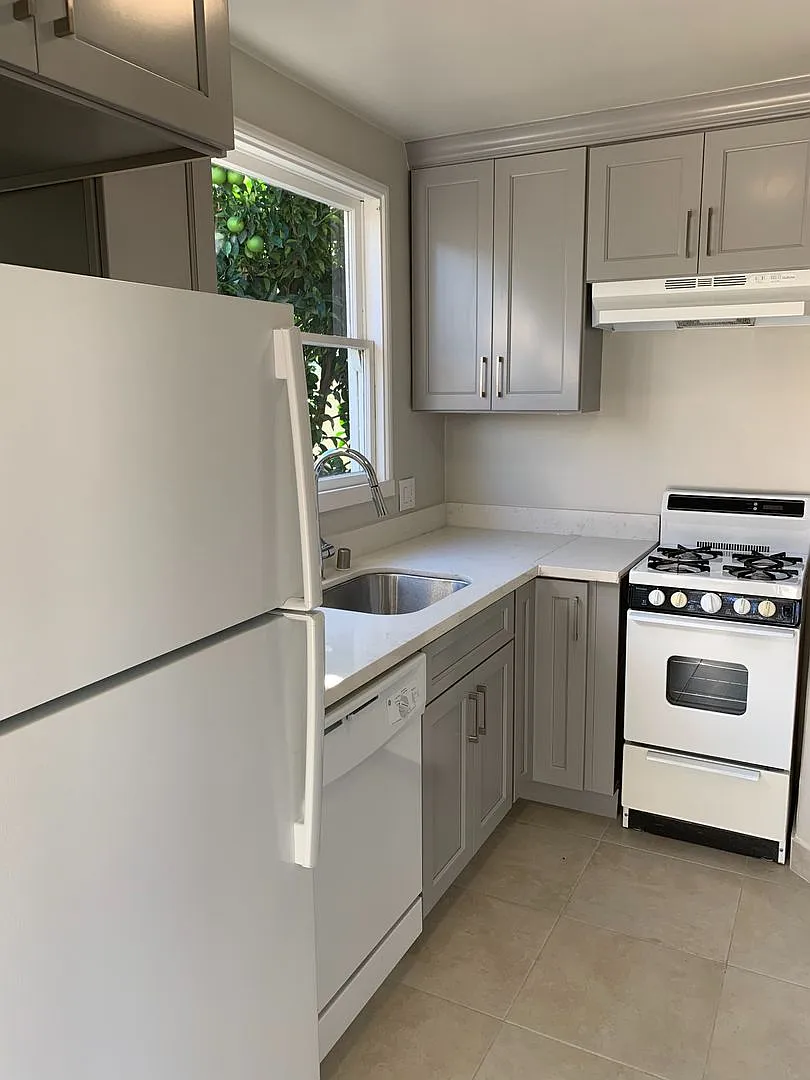 Ewing 1513 Berkeley Way — Photo 3