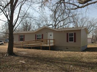 1401 S 12th St, Parsons, KS 67357