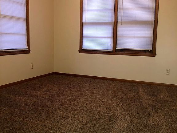 3rd image of 235 N Duck St