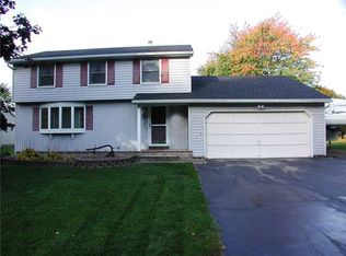 727 Close Cir, Webster, NY 14580