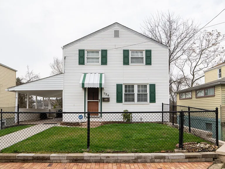 726 Hestor Dr — Photo 1