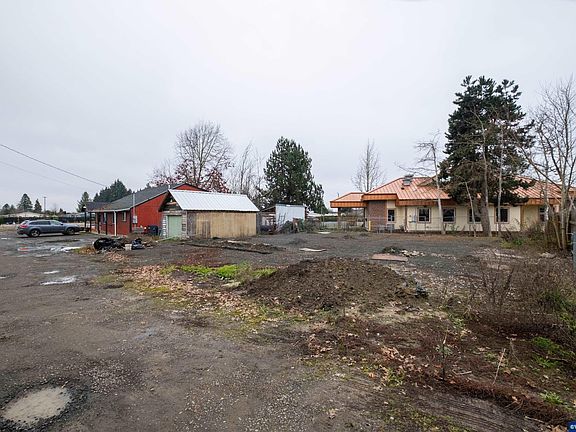 5th image of 1329 Price Ln E