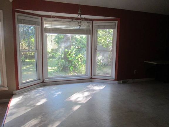 Sunroom (Bfast nook)