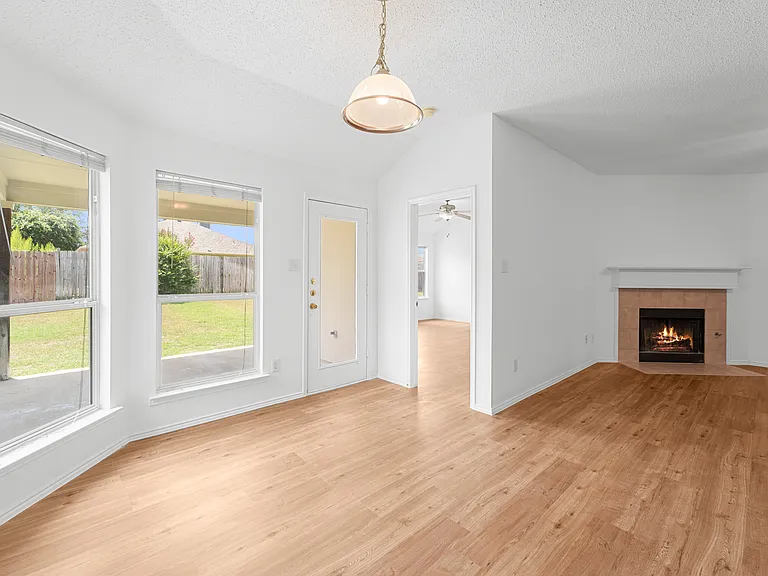9825 Tyler Dr — Photo 20