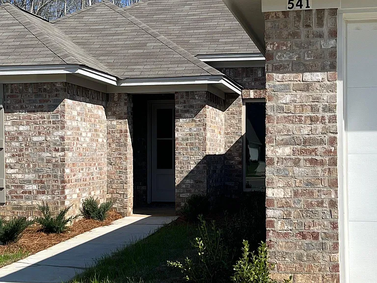 541 Silver Hl — Photo 4
