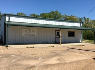1630 W 16th St, Mt Pleasant, TX 75455