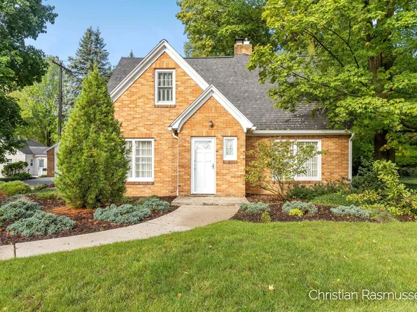 6940 S Greenville Rd, Greenville, MI 48838