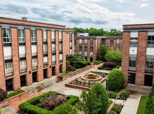 1400 Kenesaw Ave APT 32F, Knoxville, TN 37919