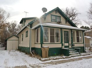 706 6th Ave NE, Minot, ND 58703