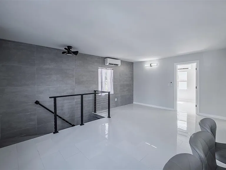 1427 Asher Ln — Photo 14
