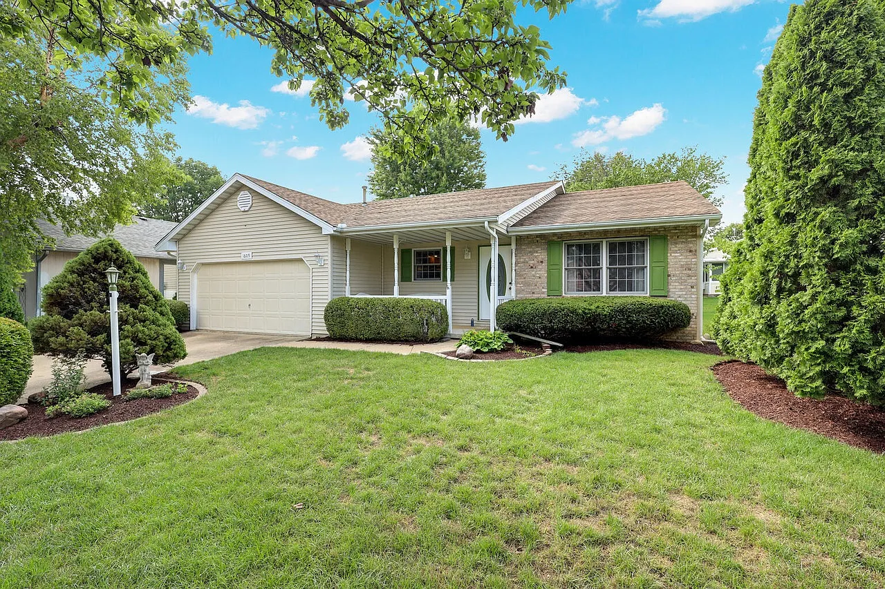 3 bed, 1794 sqft, $2,300 — Photo 3