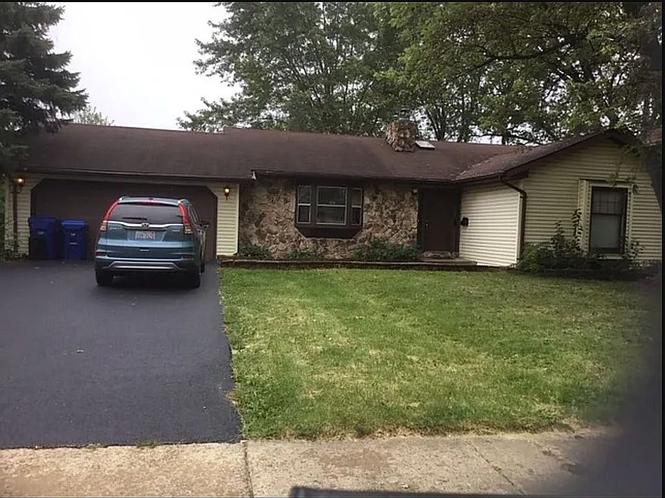 1st image of 720 W Hillcrest Dr