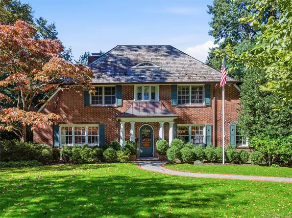 15 The Rdg #15, Manhasset, NY 11030
