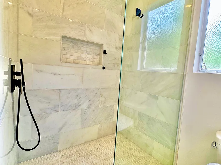 3172 S Barrington Ave #101 — Photo 22