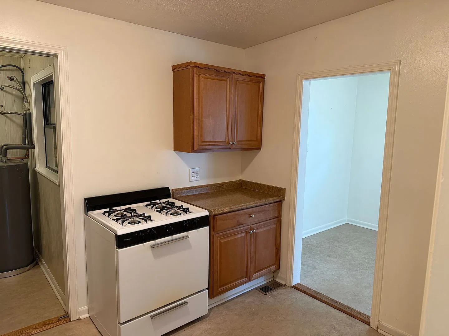 3 Bed 1 Bath Home — Photo 4