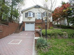 406 Valley Rd, Clark, NJ 07066