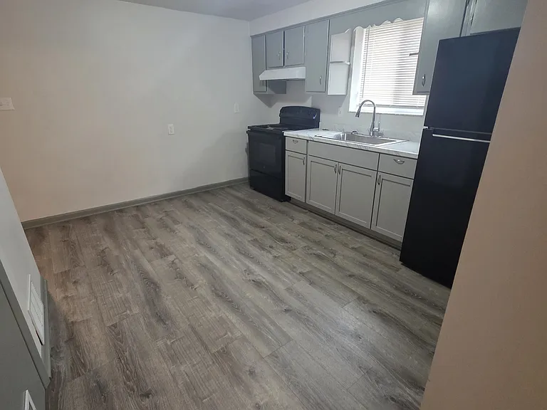 518 George St — Photo 5