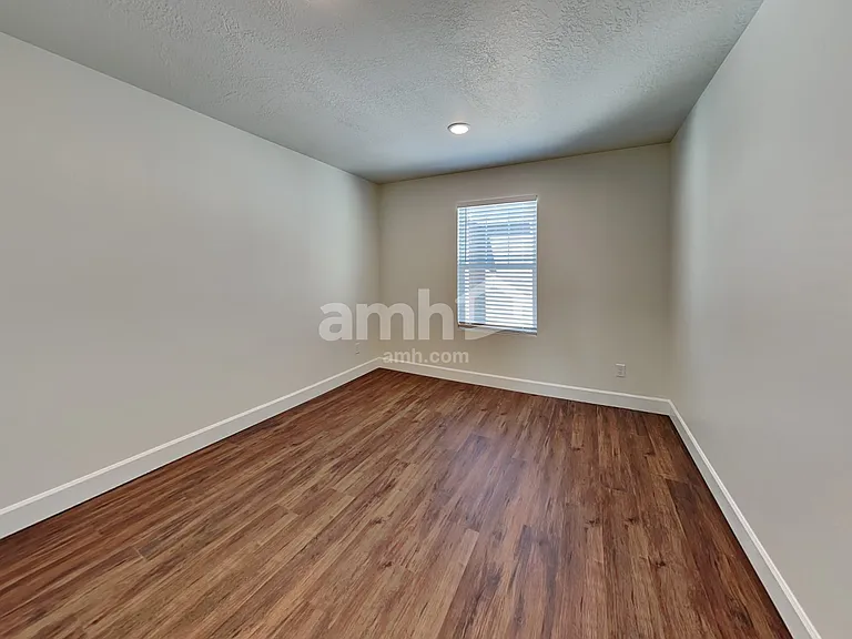 11016 S Trocadero Ave — Photo 15