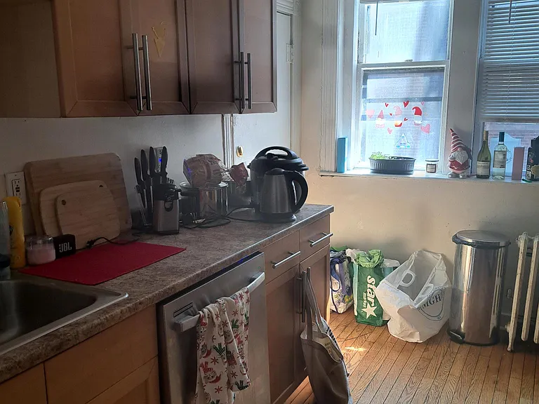 16 Glenville Ave #1 — Photo 4