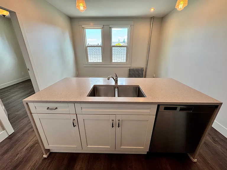 166 E 11th Ave #8 — Photo 34