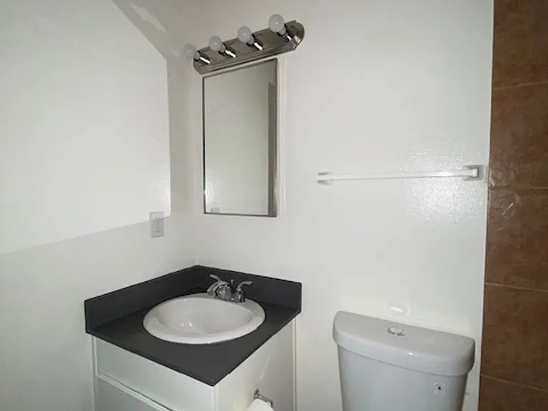 Vista Capri Apartments in Kearny Mesa — Photo 14