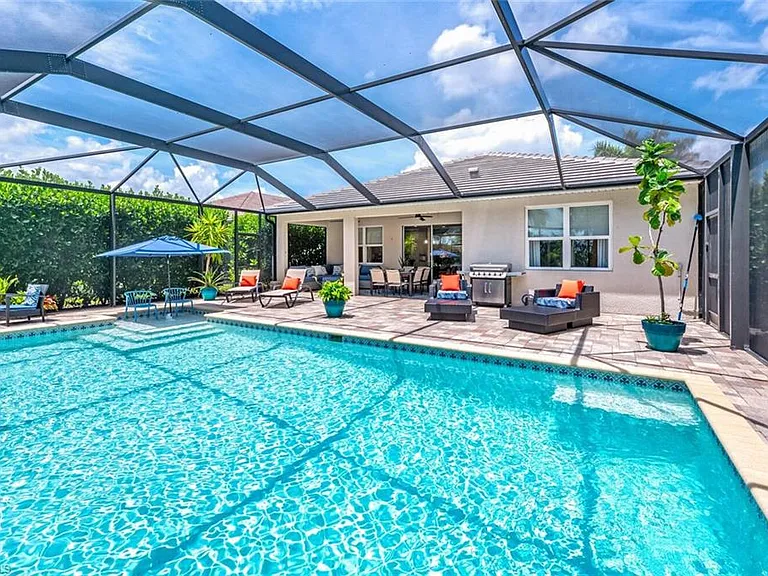 14606 Tropical Dr — Photo 1