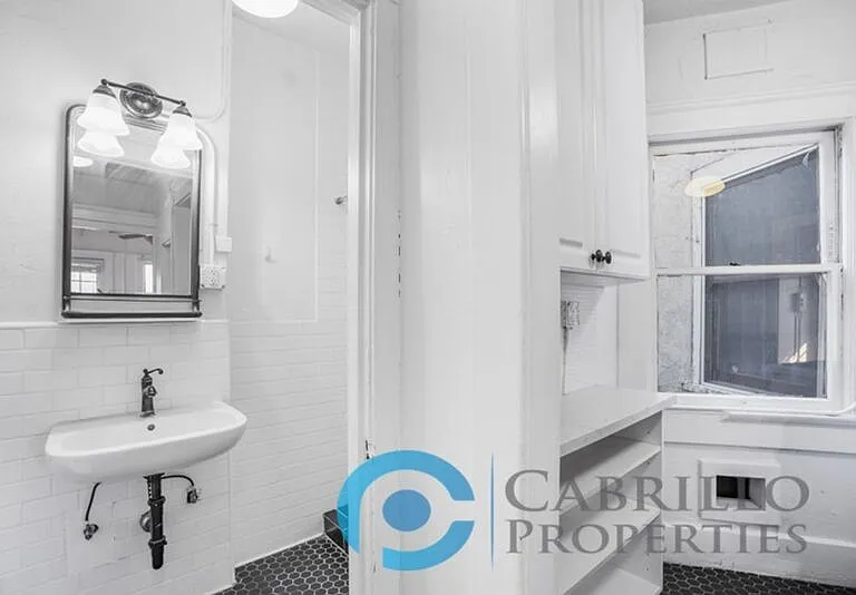 2261 4th Ave — Photo 13