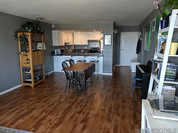 3rd image of 4944 Cass St Unit 508