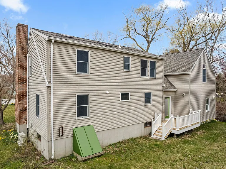 62 Brookside Ave E — Photo 37