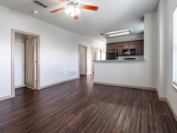 2nd image of 621 Bernard St APT 12