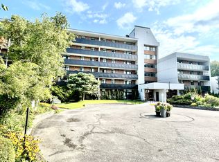 50 Old Kingston Rd #5-606, Toronto, ON M1E 4Y1