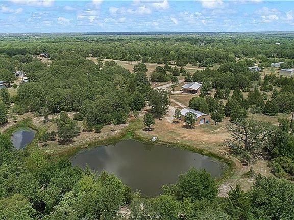 3rd image of 1284 Lakeview Dr