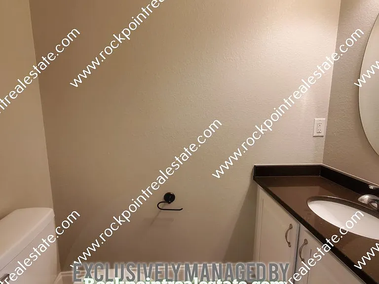 1130 Maple Tree Ln — Photo 16