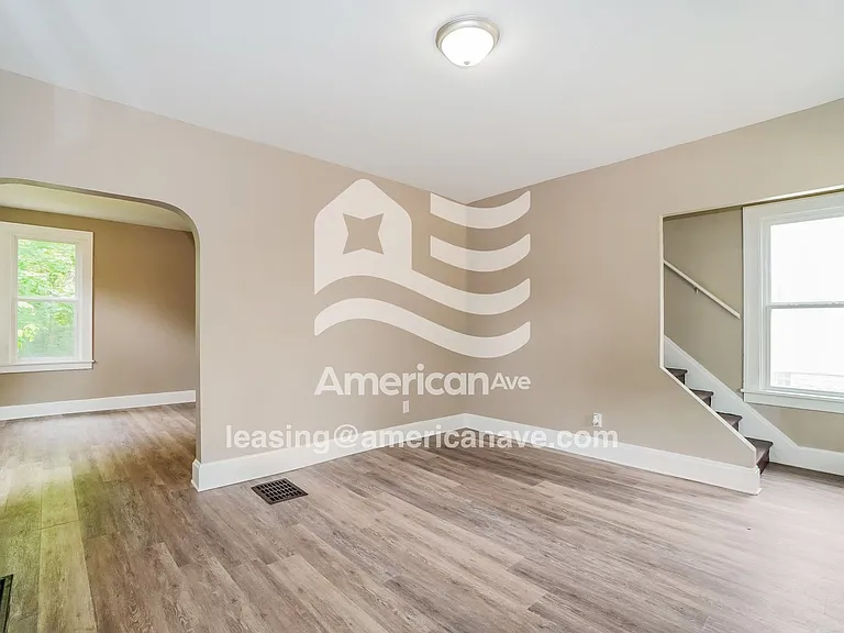 636971_003_living_room_4.jpg